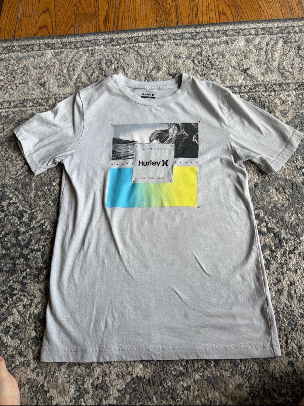 Boys Hurley Gray Short-Sleeve Tee with Blue and Yellow Graphic